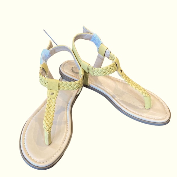 Journee Collection Genevive Sandals - Picture 8 of 9